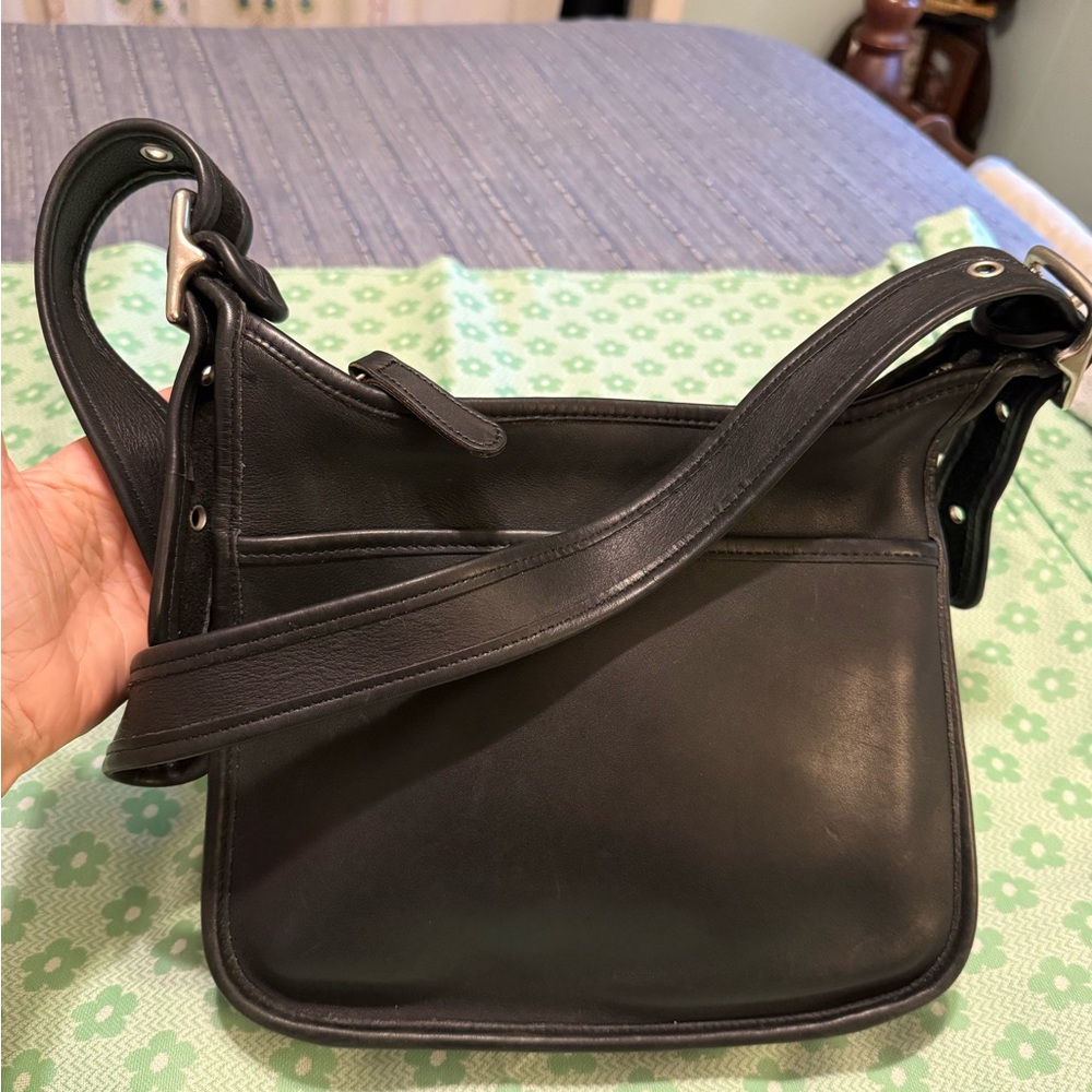 Vintage Coach legacy zip up bag